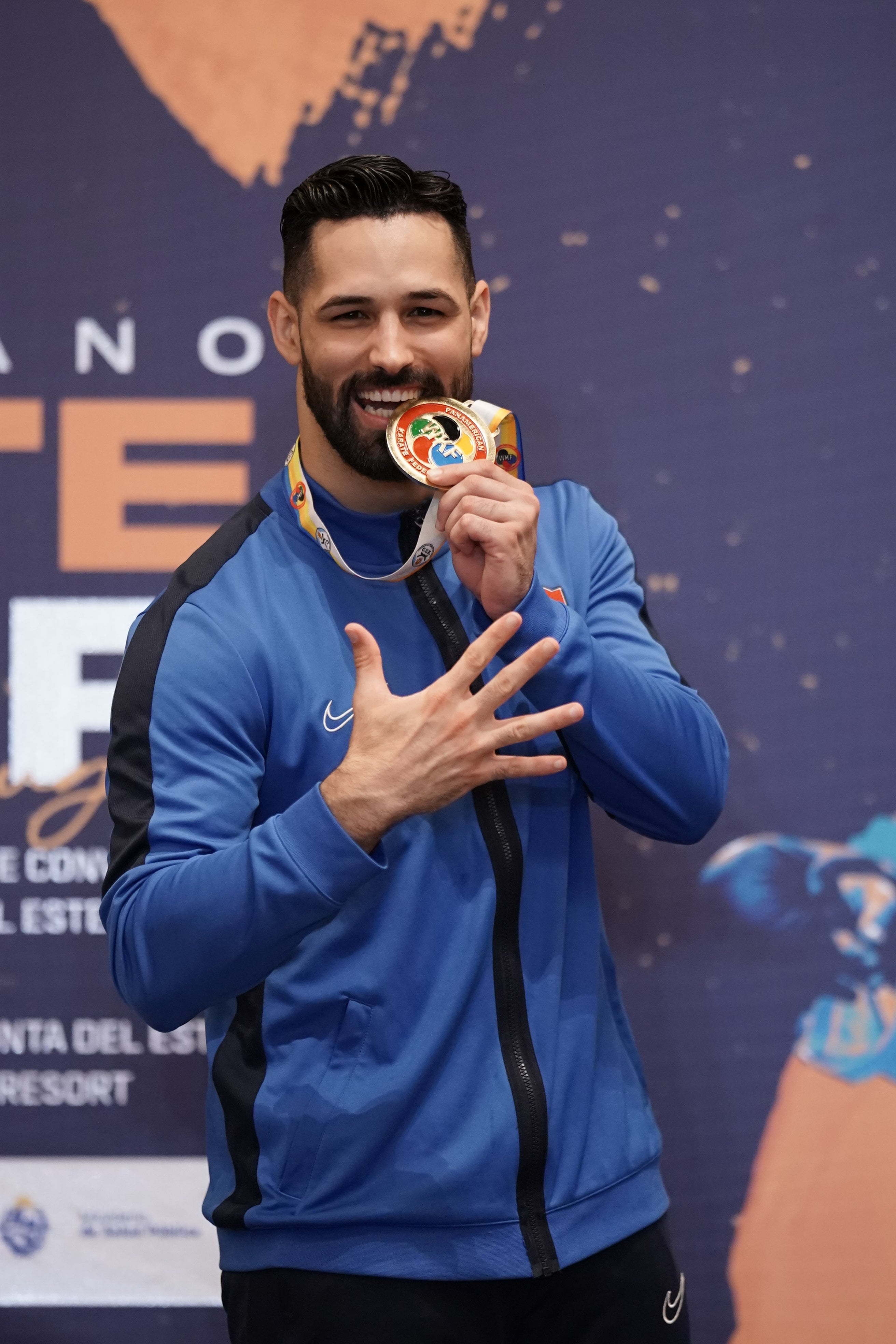 Ariel Torres with Pan American medal